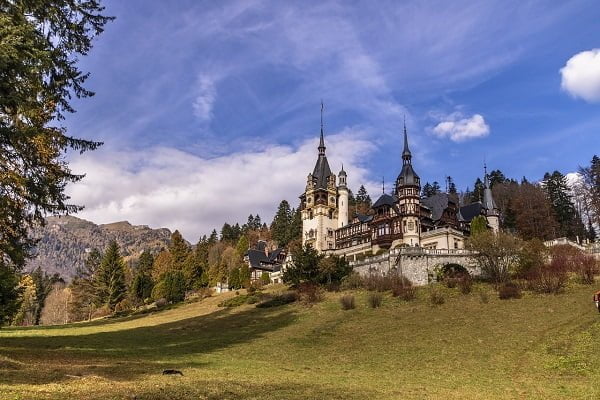 Romania-castle-g058b744f2_1280-600x400