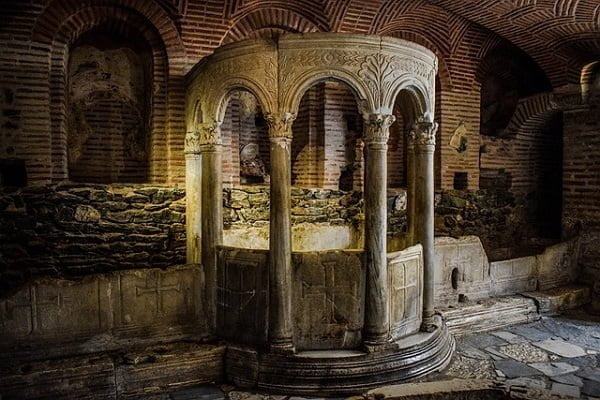 Thessaloniki-Agios-Dimitrios-catacomb-g75bdef6e1_640-600x400