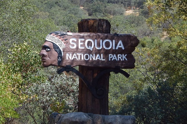 Usa-Sequoia-National-Park-signage-53908_1280-600x400