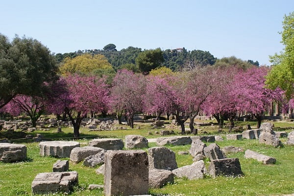 Ancient-Olympia-freepixabayfoto-greece-2721265_640-600x400
