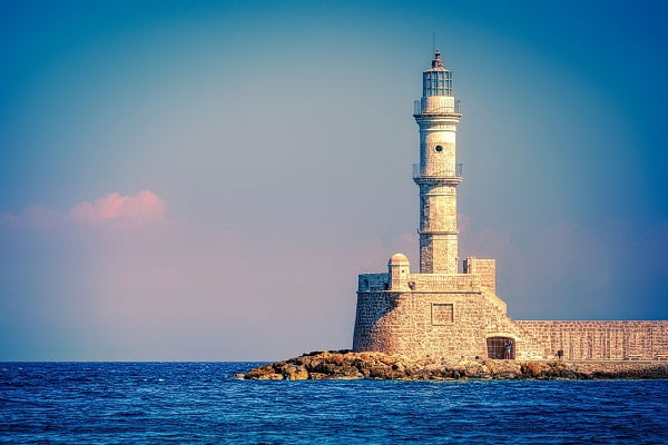 Crete-lighthouse-5804240_1280-600x400