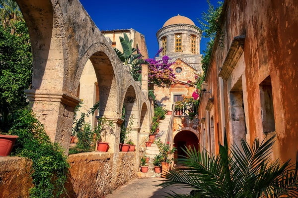 Crete-monastery-6133959_1280-600x400