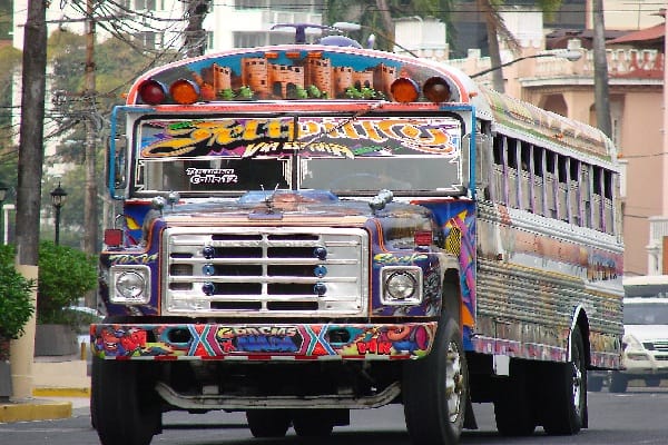 Panama-freepixabayfoto-schmucki-bus-879697